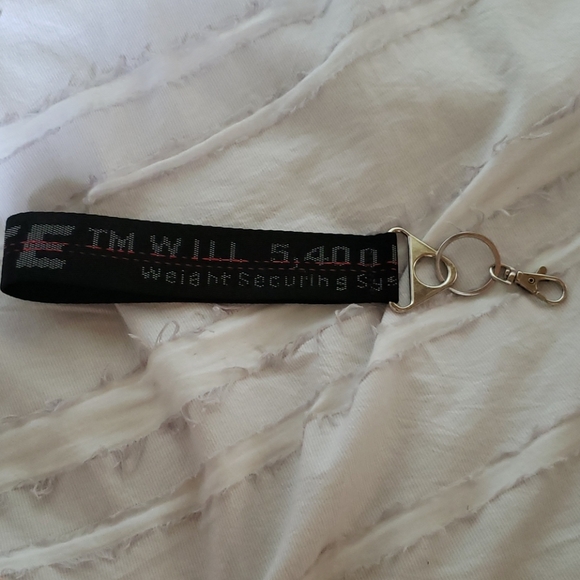 🦋🎁 Off white replica Keychain - Picture 2 of 2